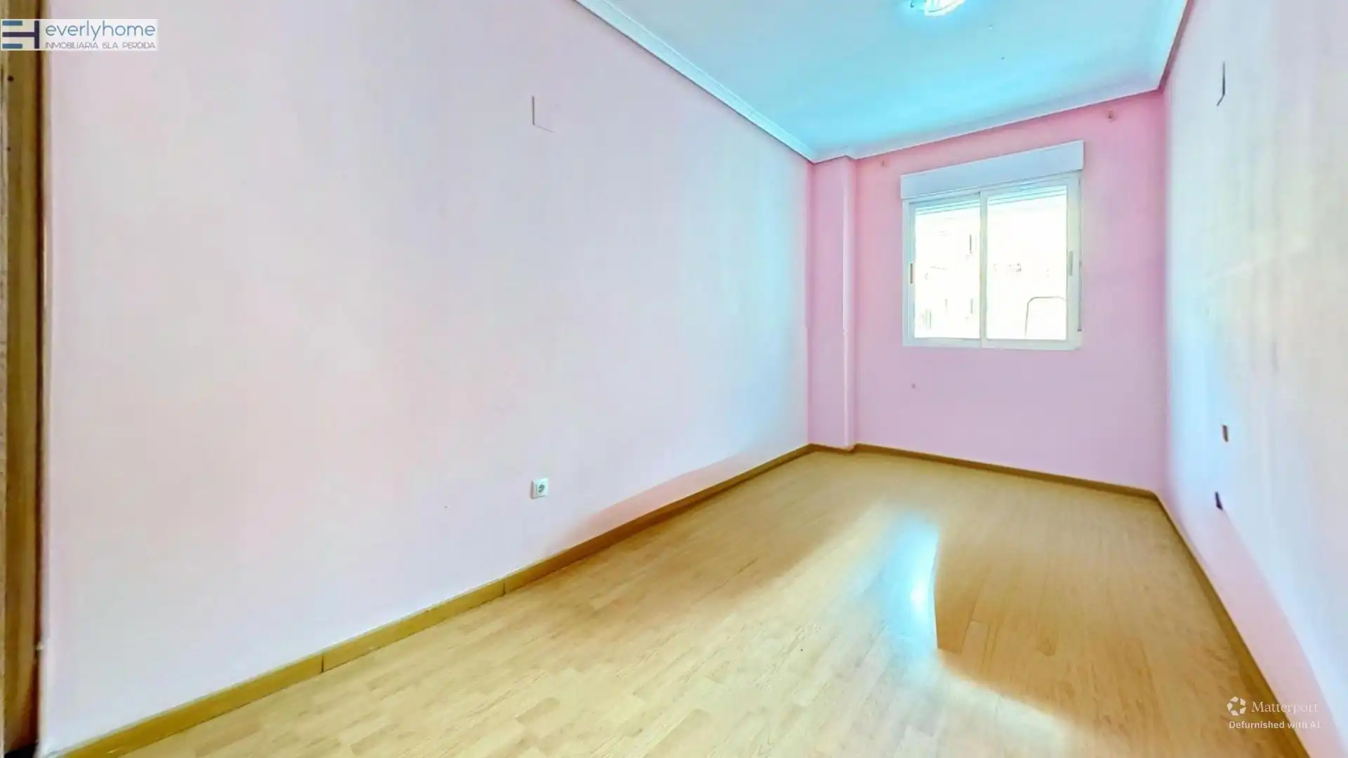 Habitación de Piso en venta en Castellón de la Plana / Castelló de la Plana con Parquet y Trastero