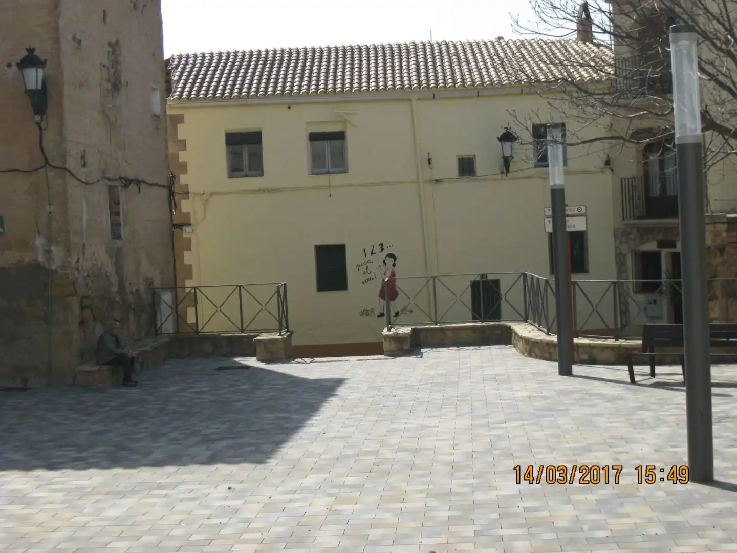 Casa amb jardí en venda a Carrer Castell 11