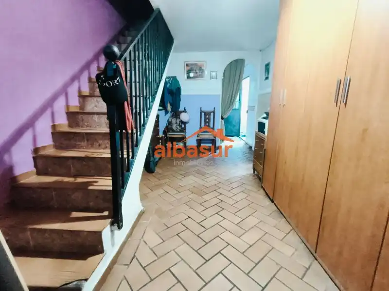 Casa adosada en venda en Córdoba amb Aire condicionat, Terrassa i Traster