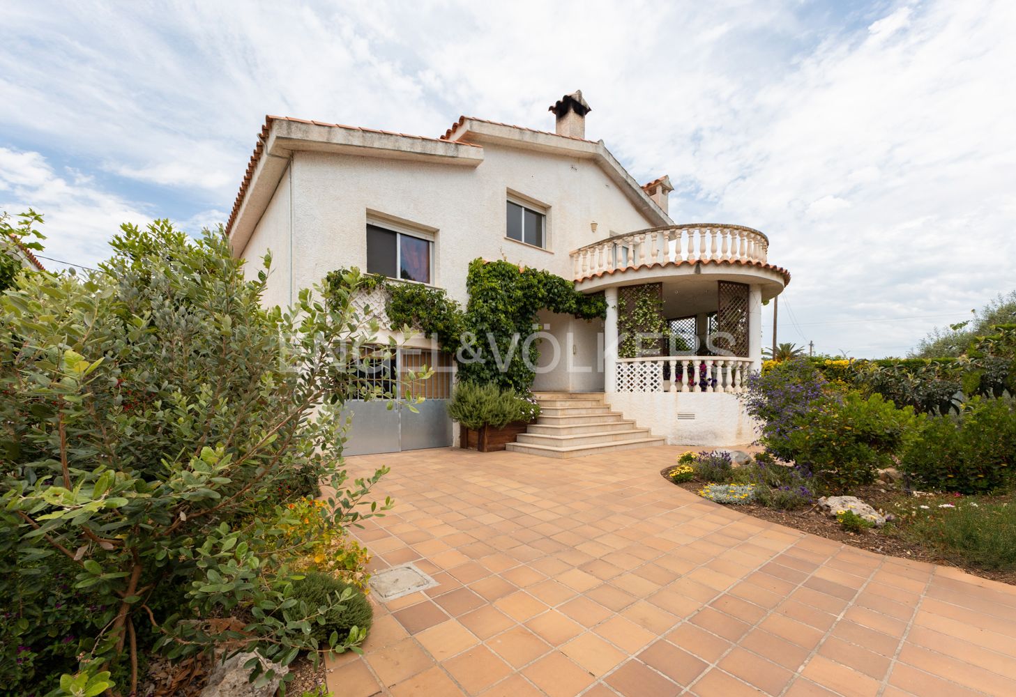 Vista exterior de Casa o xalet en venda en Vinaròs amb Aire condicionat, Calefacció i Jardí privat