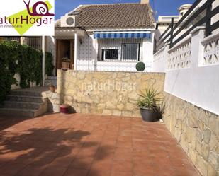 Vista exterior de Casa adosada de lloguer en Paterna amb Aire condicionat, Calefacció i Jardí privat