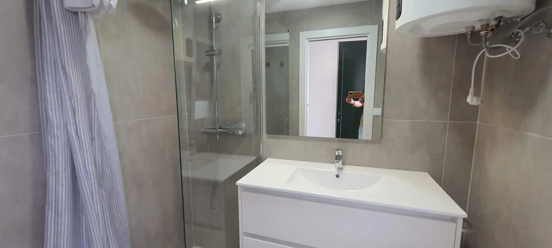 Badezimmer von Grundstücke zur Miete in Carballo
