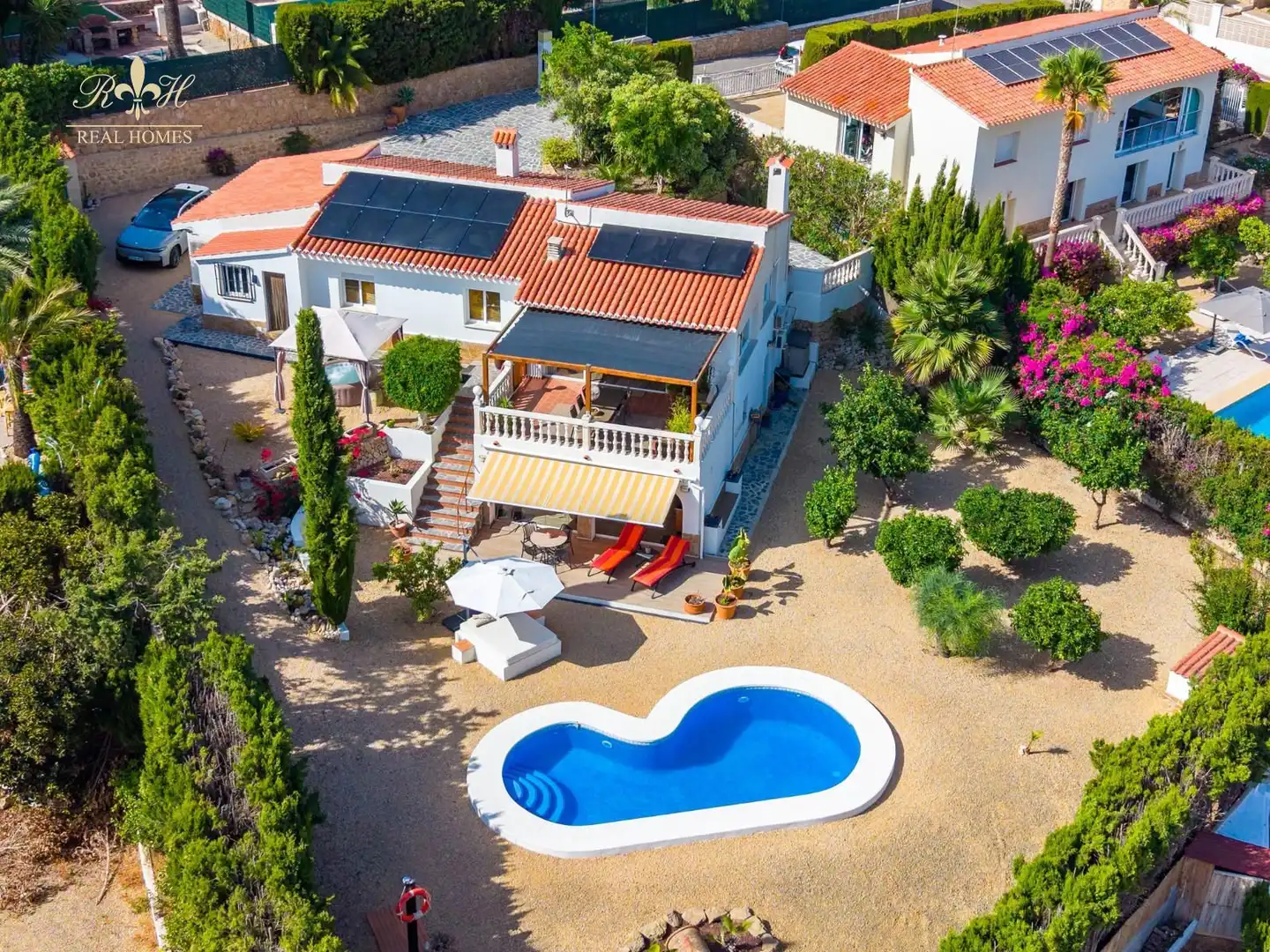 Vista exterior de Casa o chalet en venta en La Nucia con Aire acondicionado, Piscina y Amueblado