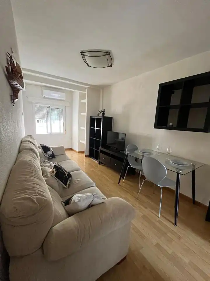 Flat for rent in El Raval - Portes Encarnades