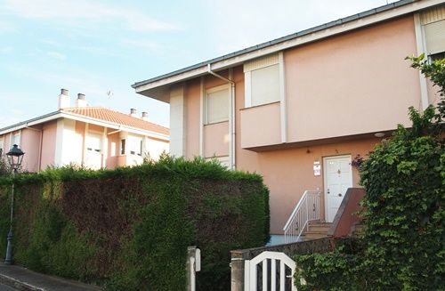 Exterior view of Single-family semi-detached for sale in Camargo  with Private garden and Alarm