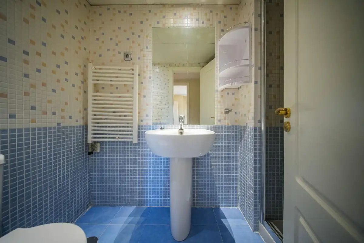 Bathroom of Flat for rent in Madrid  with Air Conditioner, Heating and Terrace