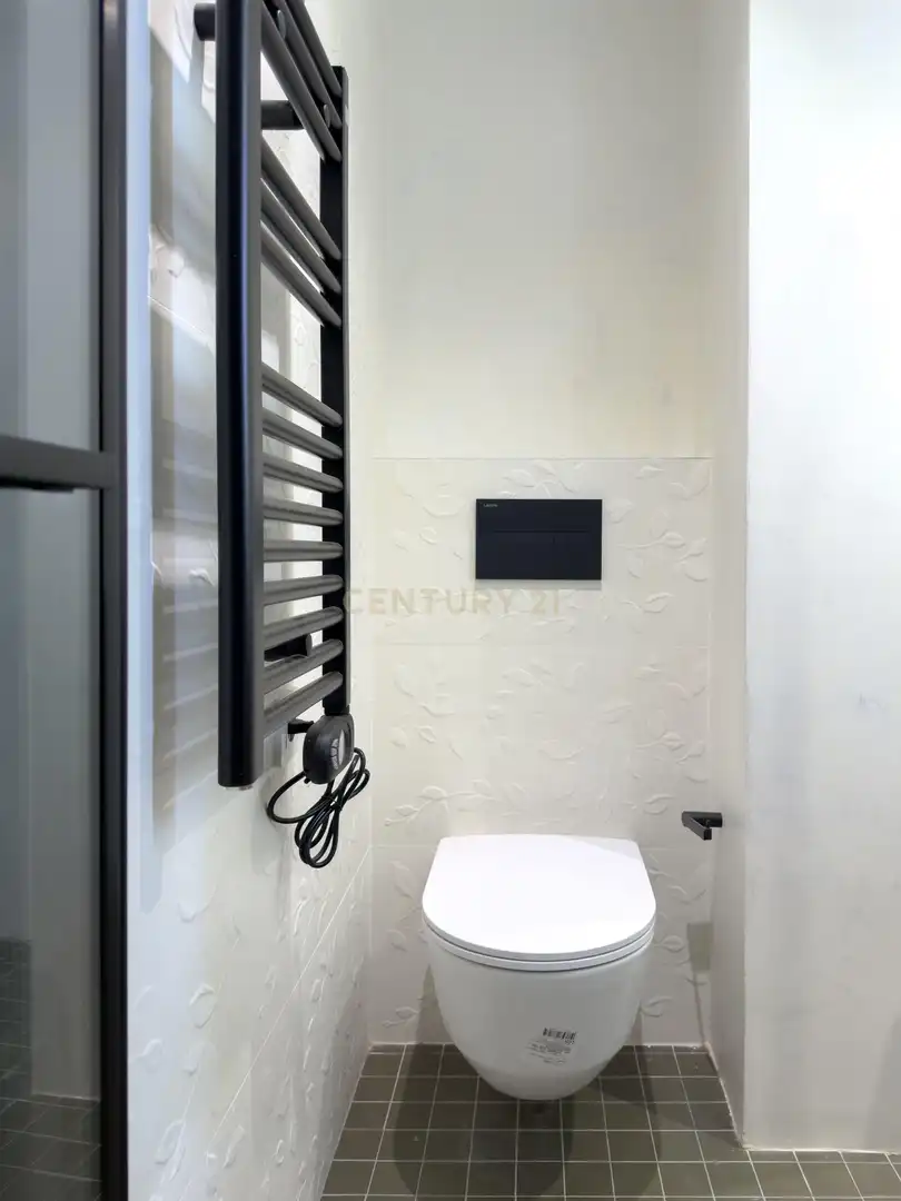Baño de Apartamento en venta en Madrid con Aire acondicionado, Horno y Lavadora
