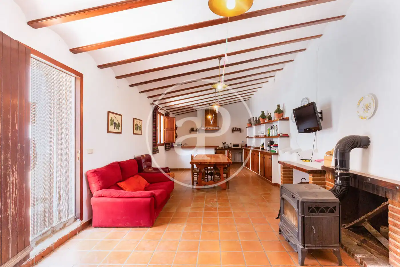 Sala d'estar de Finca rústica en venda en Requena amb Aire condicionat, Calefacció i Jardí privat