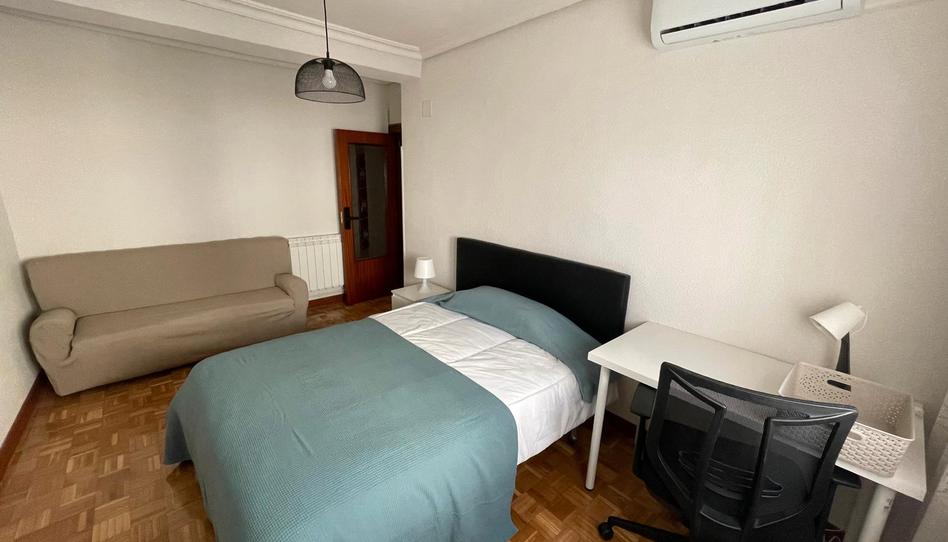 Photo 1 of Flat to share in Calle de Santa Juliana, 40, Bellas Vistas, Madrid