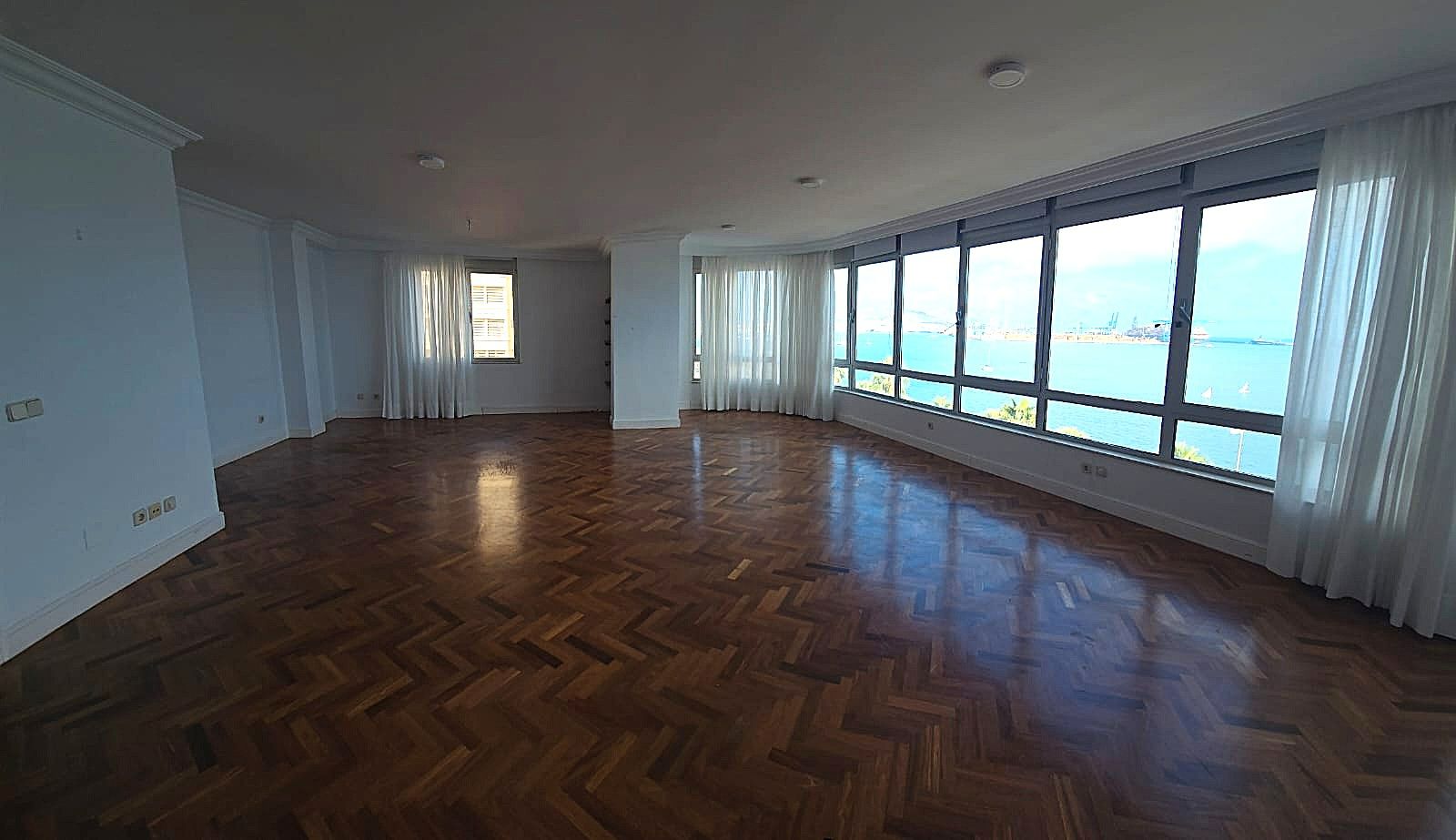 Sala de estar de Piso de alquiler en Las Palmas de Gran Canaria con Parquet, Horno y Lavadora