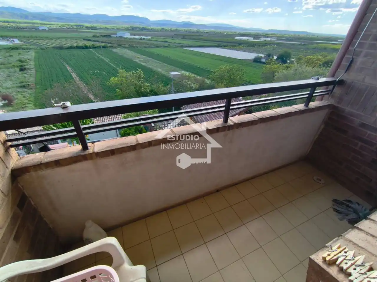 Terraza de Casa o chalet en venta en Mendavia con Calefacción, Jardín privado y Parquet