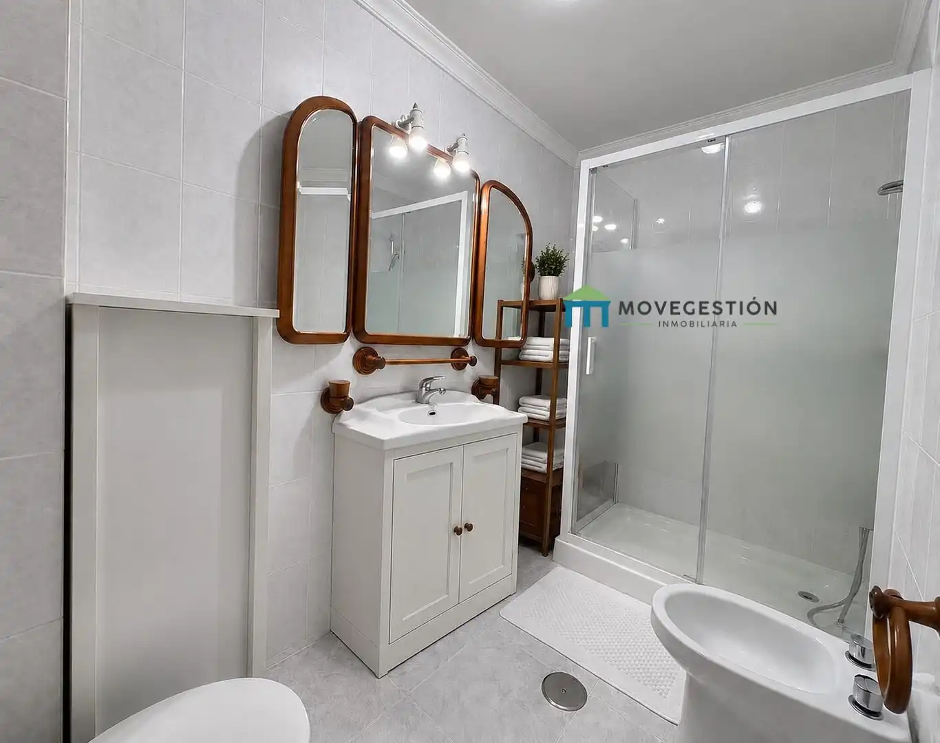 Baño de Piso en venta en Ubrique con Terraza