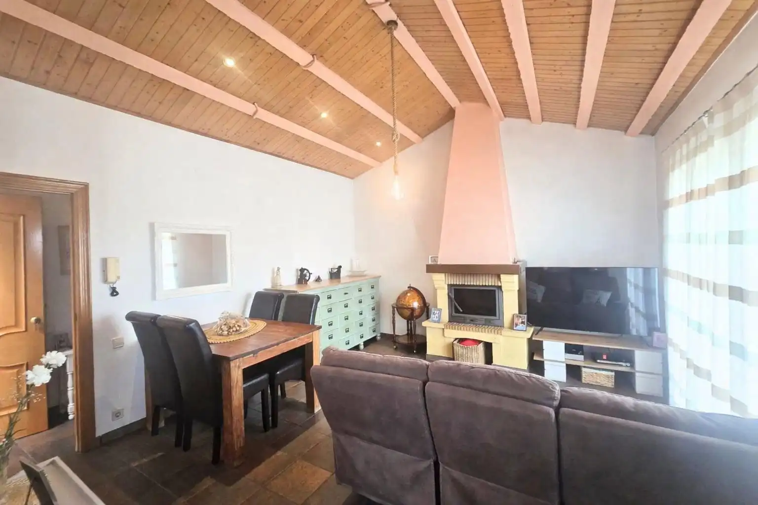 Sala de estar de Casa adosada en venta en Sabadell con Aire acondicionado, Calefacción y Terraza