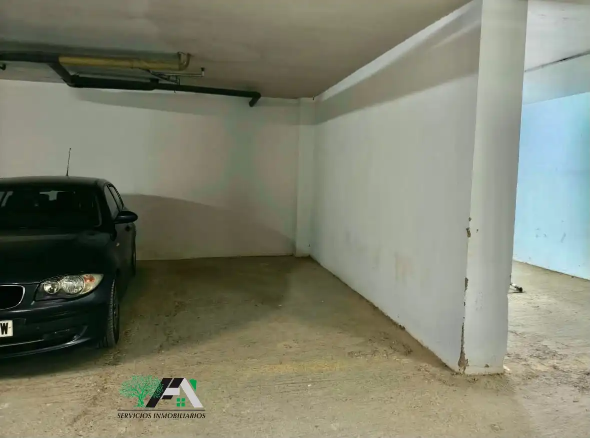 Einzelparkplatz zur Miete in Calle Enrique Moreno