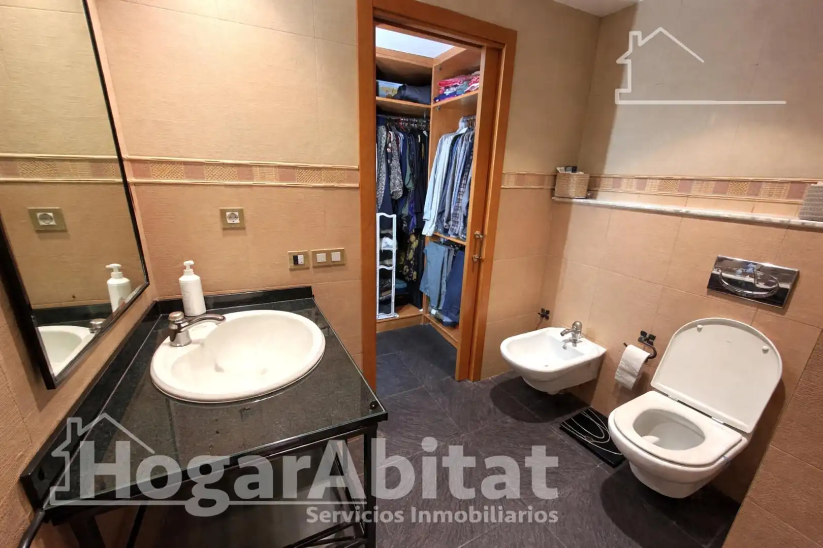 Baño de Piso en venta en Valencia con Aire acondicionado, Calefacción y Trastero