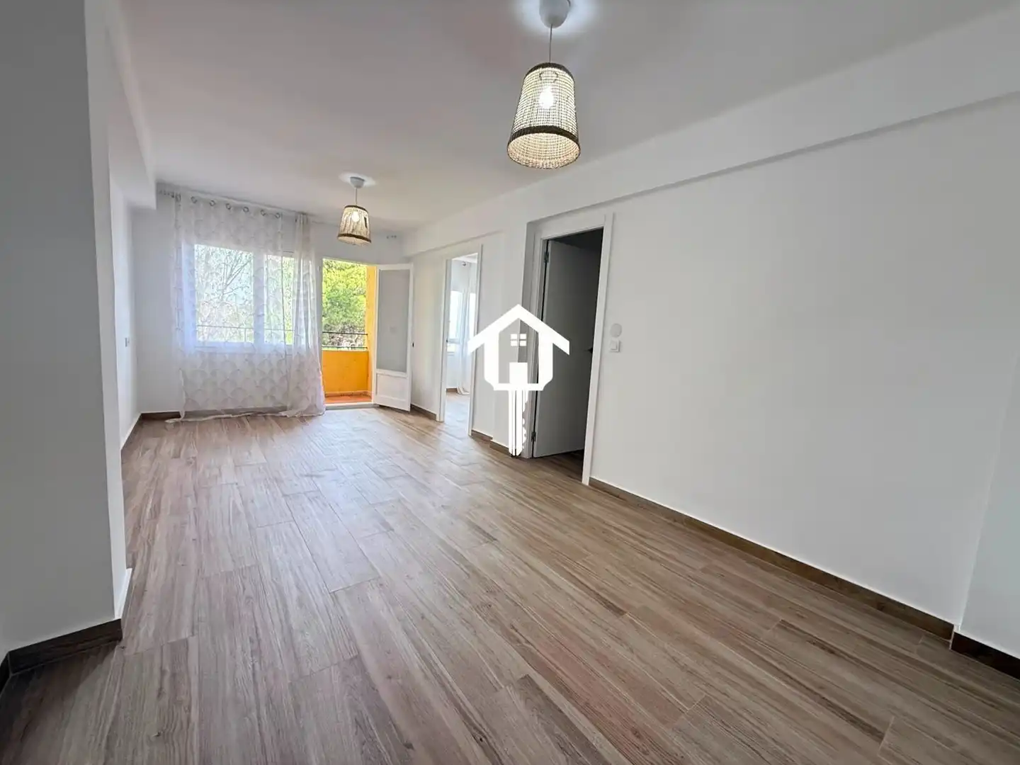 Vista exterior de Piso en venta en Elda con Balcón