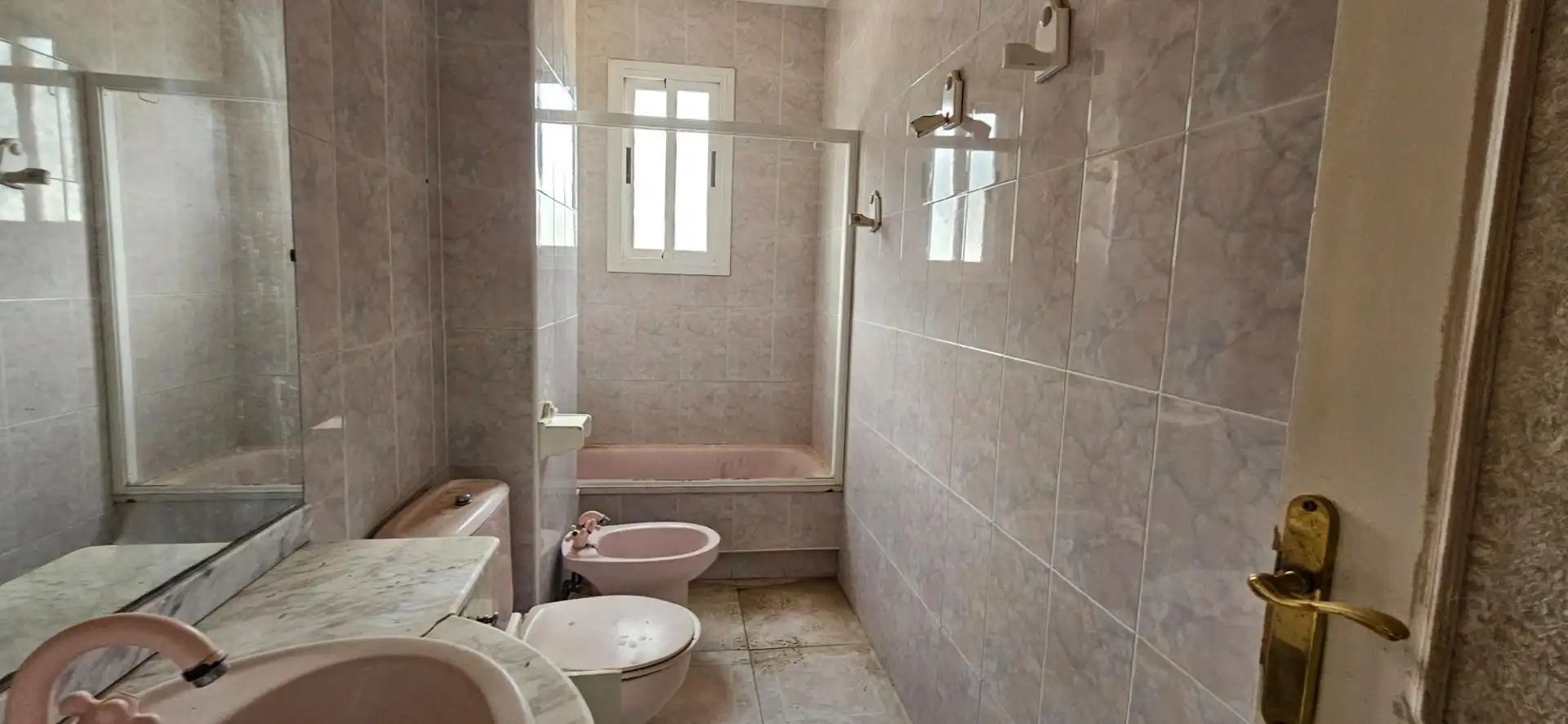 Baño de Piso en venta en Cieza con Terraza