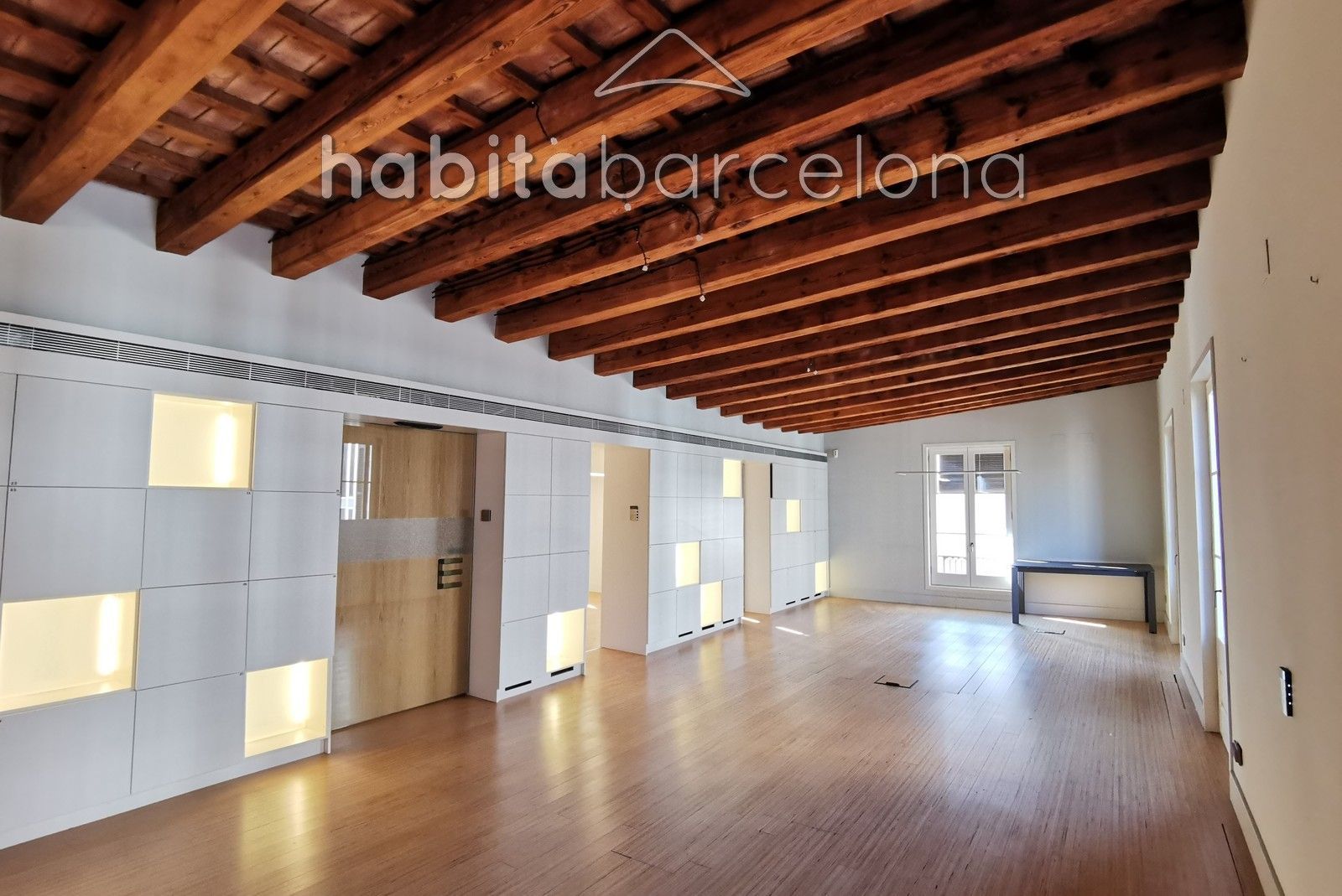 Oficina de lloguer en  Barcelona Capital amb Aire condicionat i Calefacció
