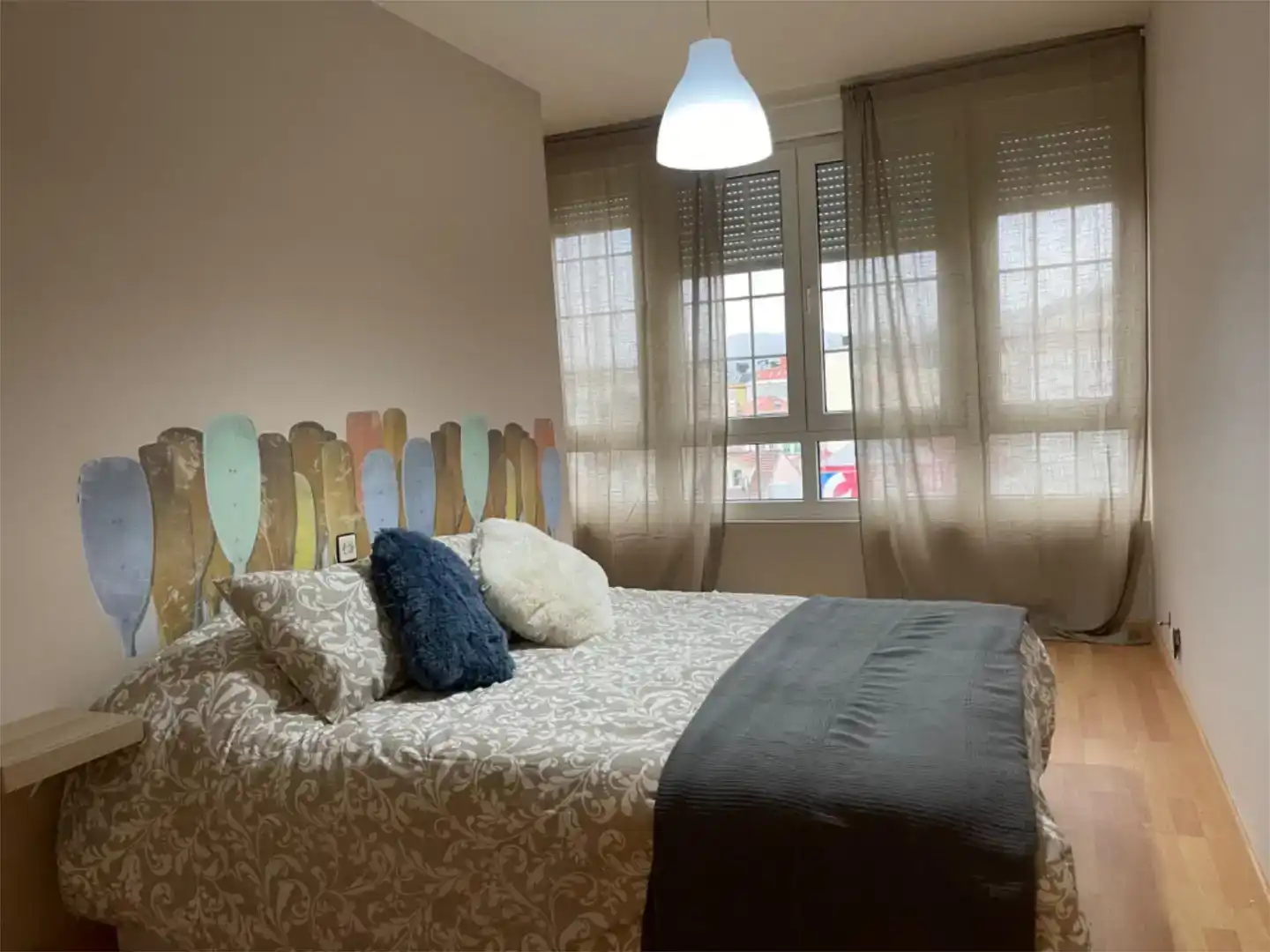 Schlafzimmer von Wohnung zur Miete in Cedeira mit Privatgarten, Parkett und Möbliert