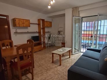 Appartamento con balcone in affitto a Calle Cetti Meriem
