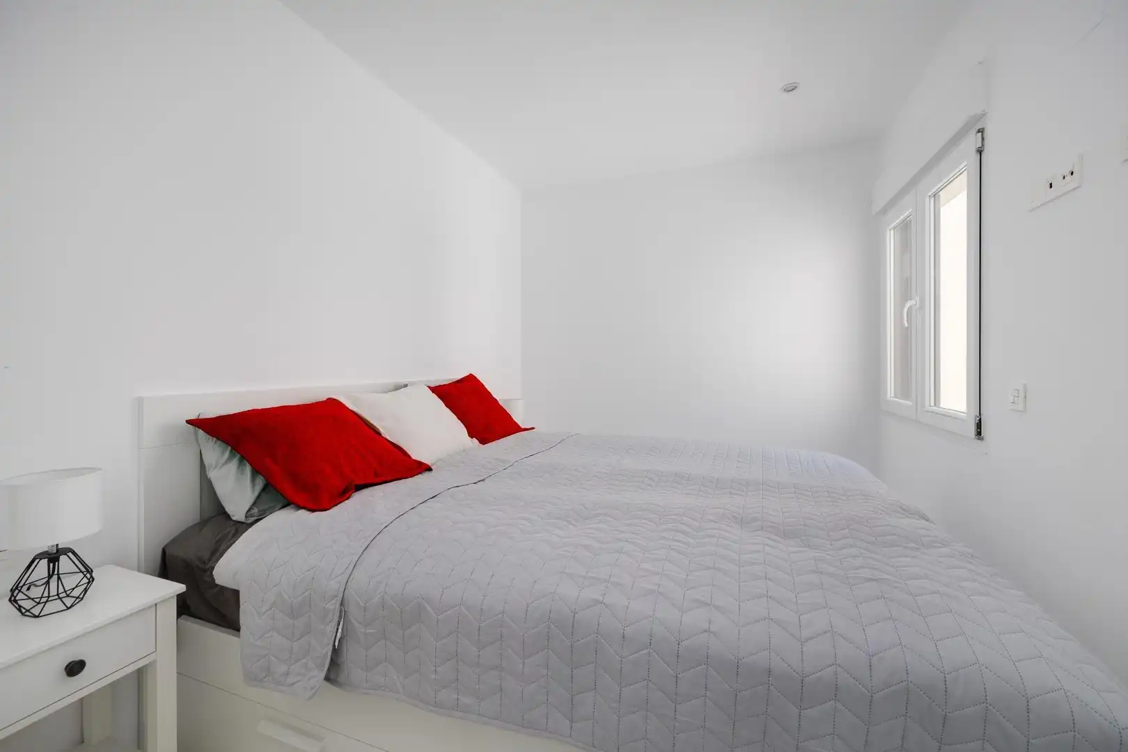 Schlafzimmer von Einfamilien-Reihenhaus zum Verkauf in Torrevieja mit Klimaanlage, Heizung und Terrasse