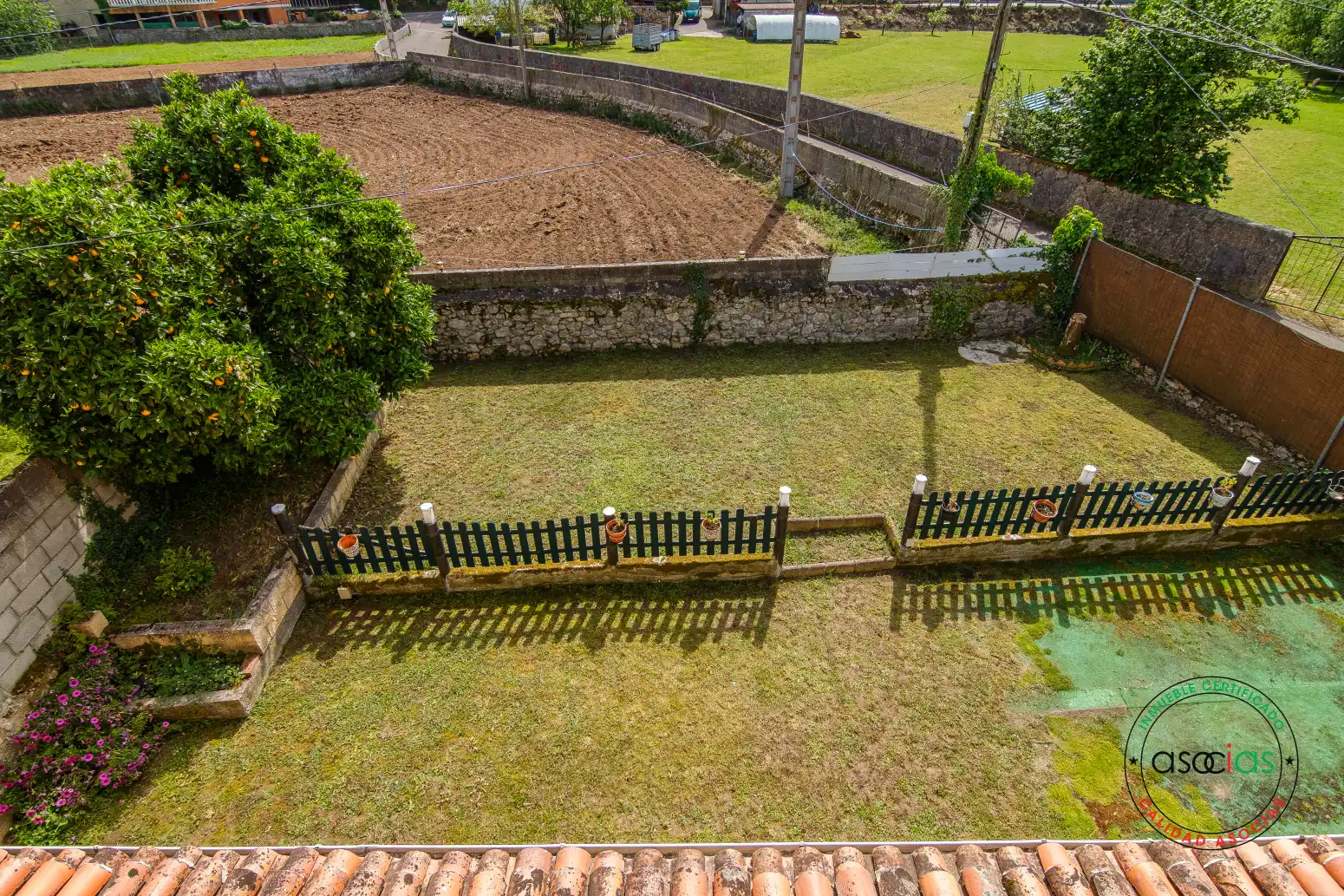 Jardín de Casa o chalet en venta en Las Regueras   con Calefacción y Jardín privado