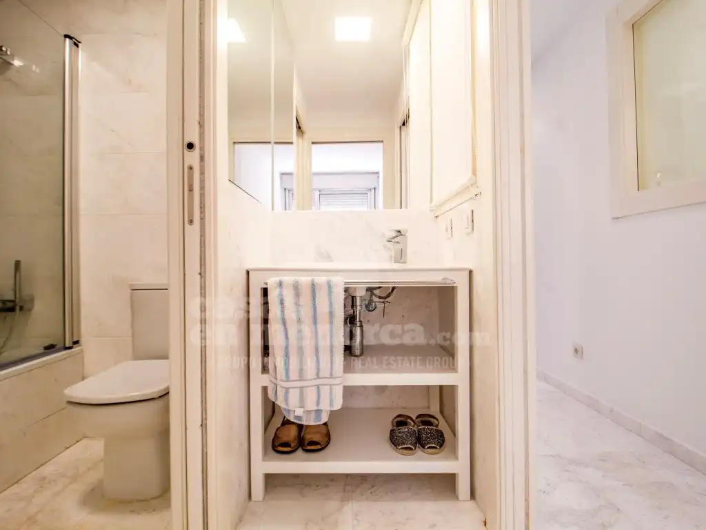 Bathroom of Flat for sale in Maó - Mahón  with Air Conditioner, Swimming Pool and Community pool