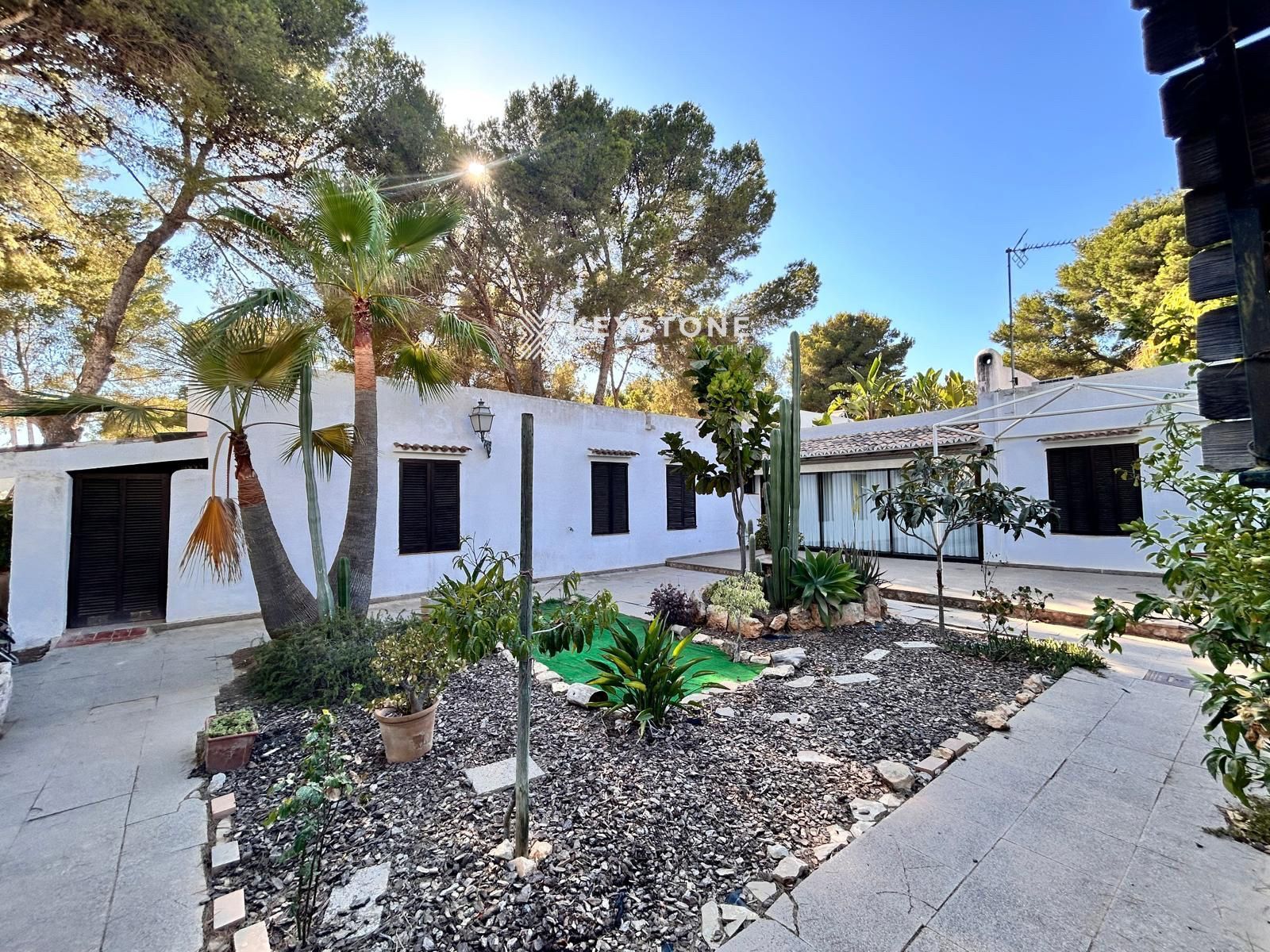 Vista exterior de Casa o xalet de lloguer en Calvià amb Aire condicionat i Terrassa