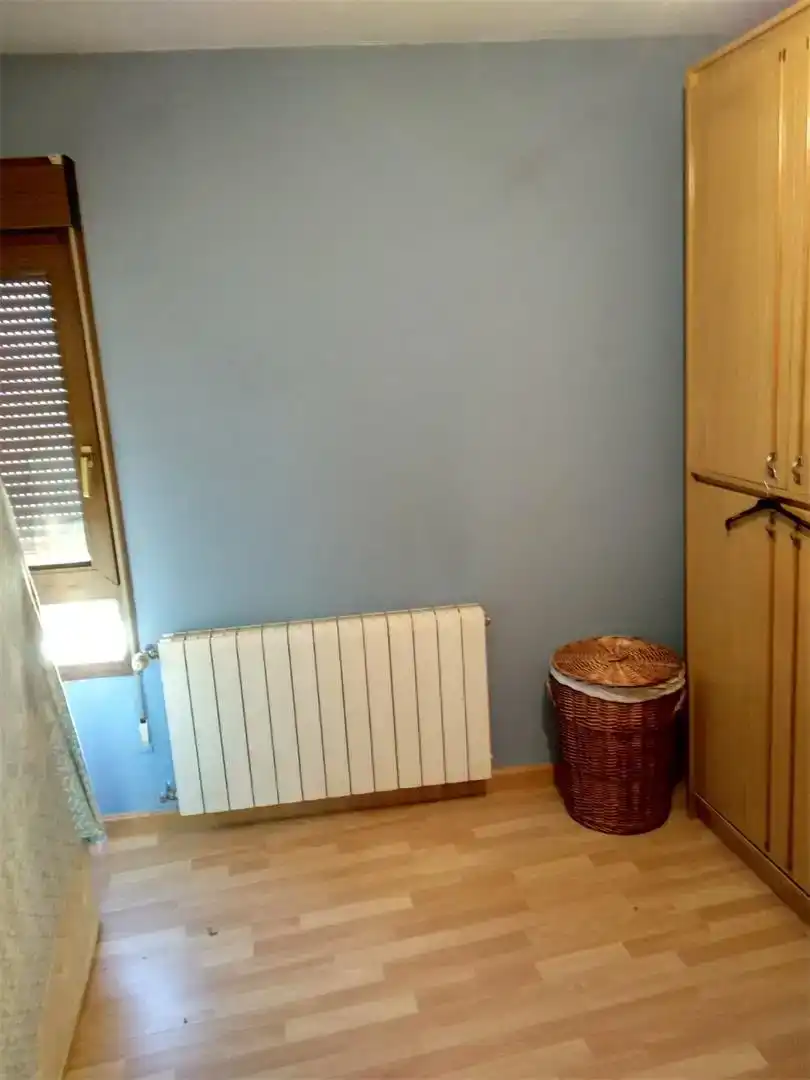 Habitación de Casa adosada en venta en Dueñas con Parquet, Amueblado y Horno