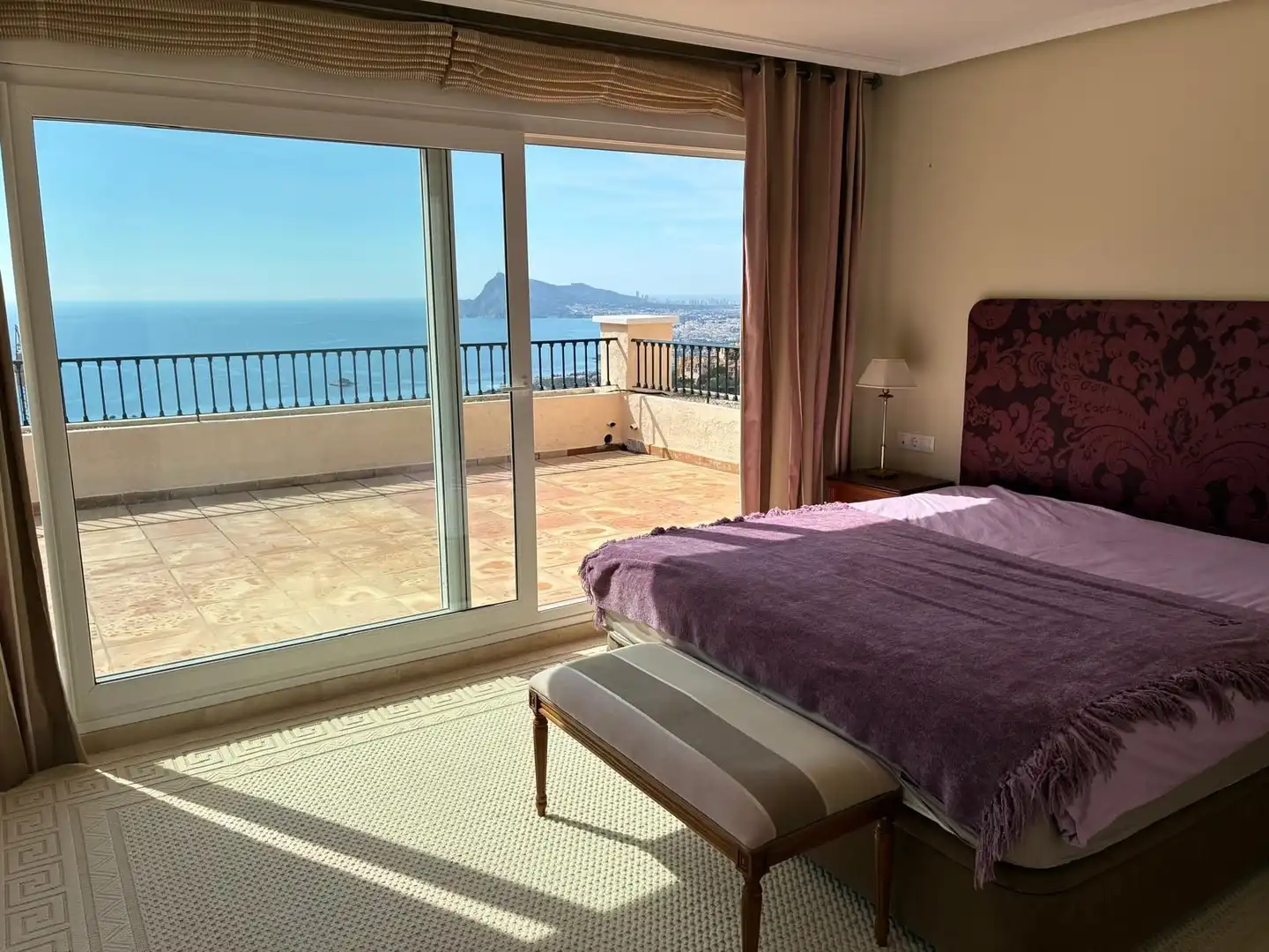 Schlafzimmer von Dachboden zum Verkauf in Altea mit Klimaanlage, Heizung und Möbliert