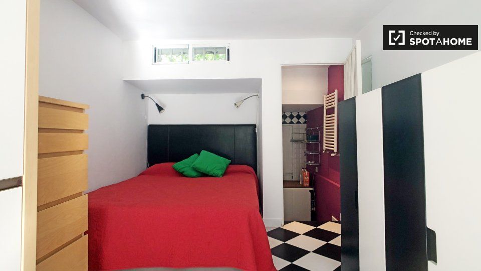 Bedroom of Flat to rent in  Madrid Capital  with Air Conditioner, Heating and Furnished