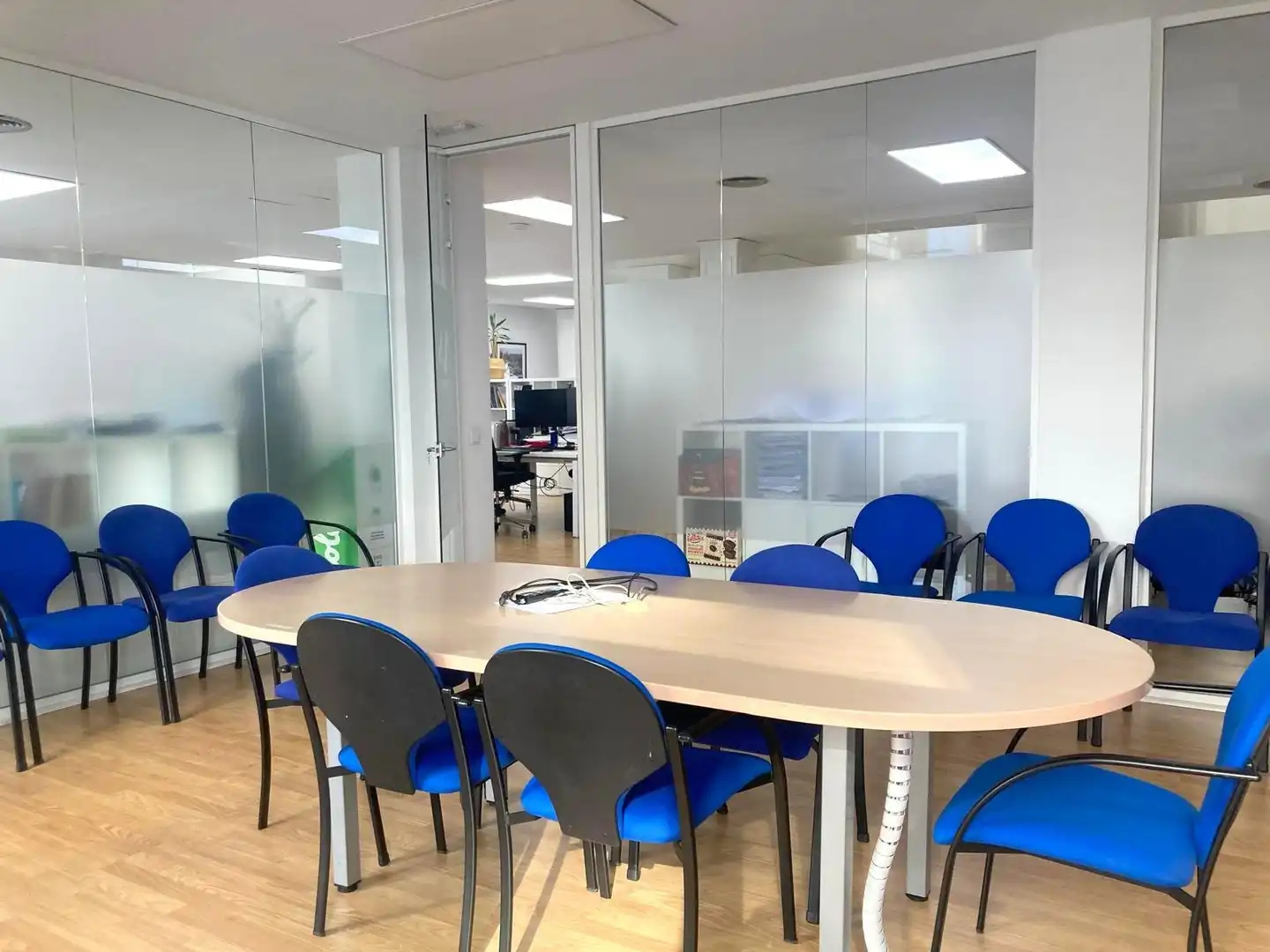 Büro zur Miete in Madrid mit Heizung und Möbliert
