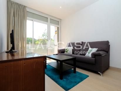 Living room of Flat for sale in  Barcelona Capital  with Heating and Balcony