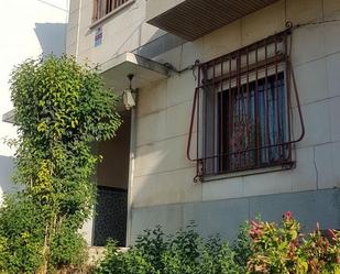 Exterior view of House or chalet for sale in  Jaén Capital  with Air Conditioner, Terrace and Balcony