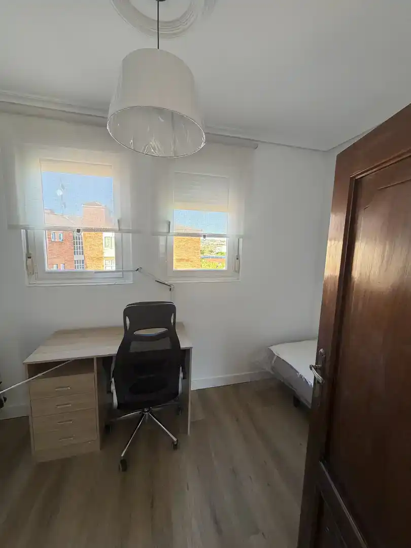 Habitación de Piso para compartir en Valladolid con Parquet, Amueblado y Balcón