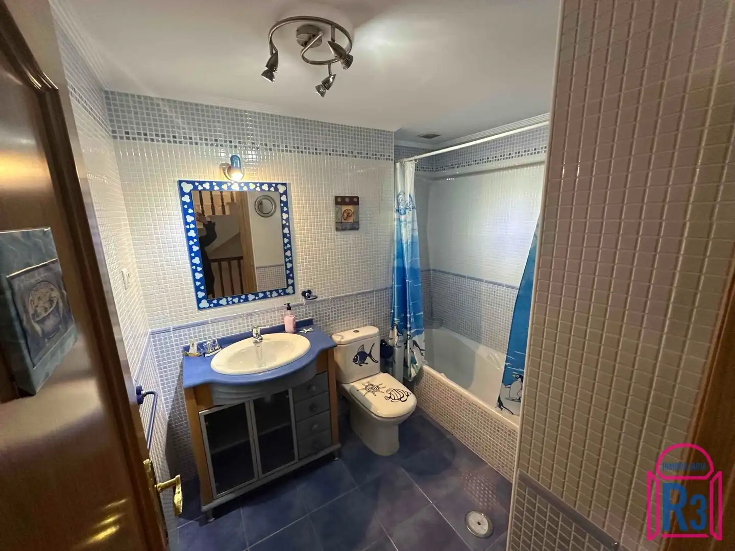 Baño de Casa adosada en venta en Villaquilambre con Calefacción, Piscina y Amueblado