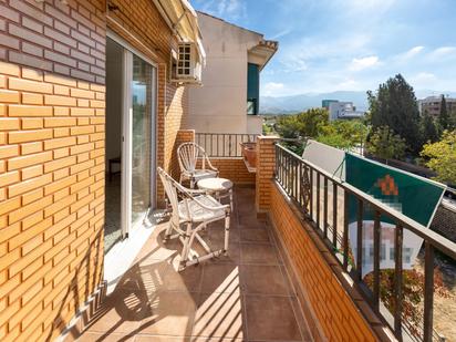 Exterior view of Flat for sale in  Granada Capital  with Terrace and Balcony