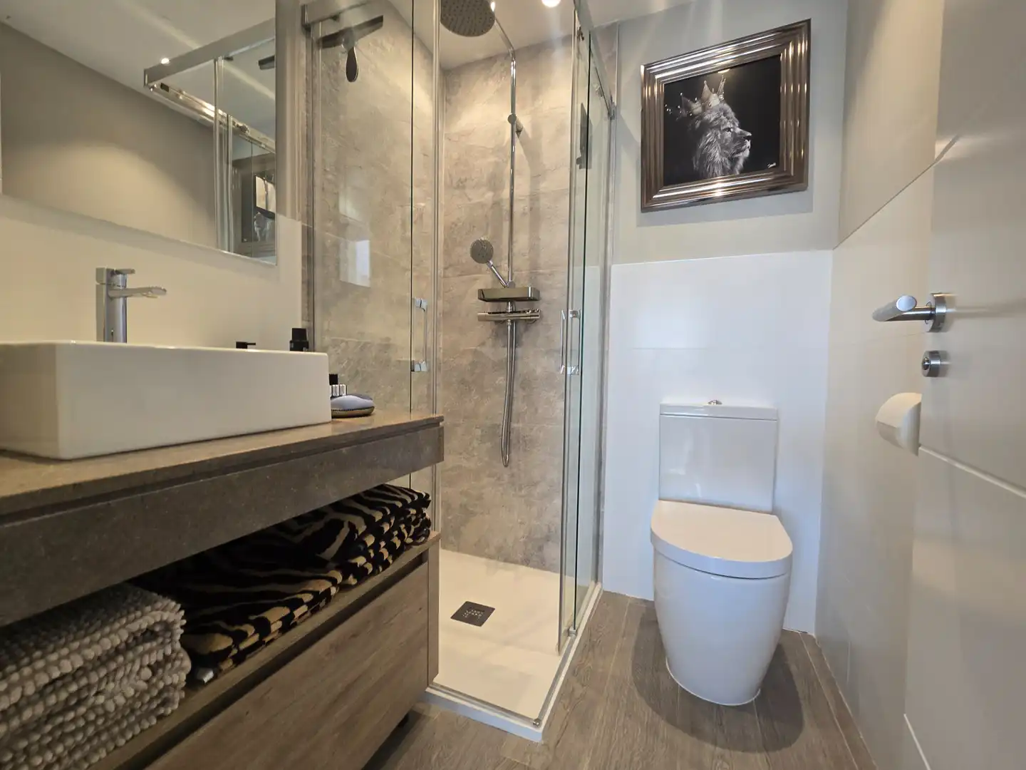 Bathroom of Flat for sale in Mijas  with Air Conditioner, Heating and Terrace