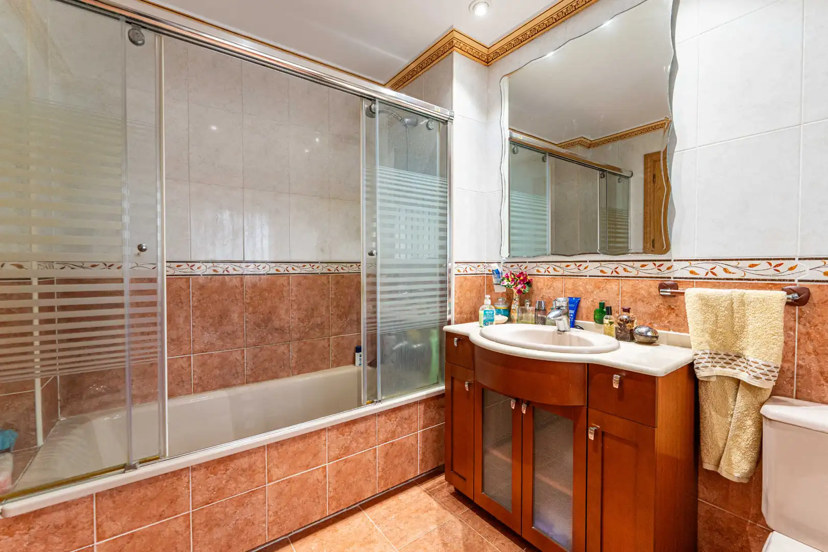 Bany de Casa o xalet en venda en Serranillos del Valle amb Aire condicionat, Calefacció i Jardí privat
