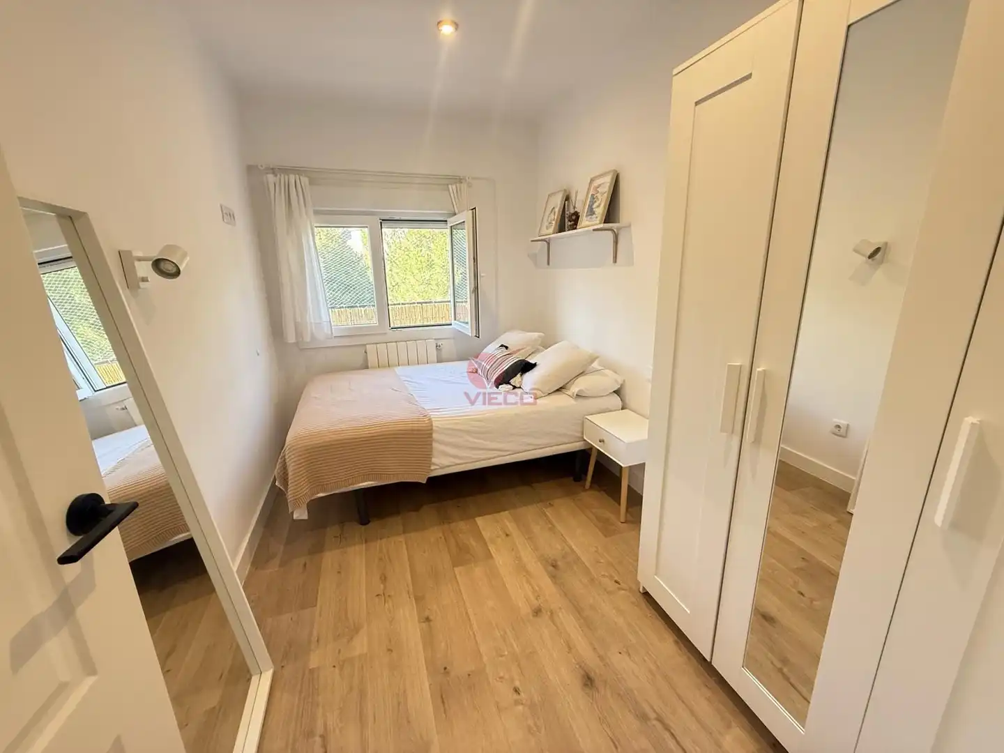 Bedroom of Flat for sale in Cuenca  with Heating, Terrace and Furnished