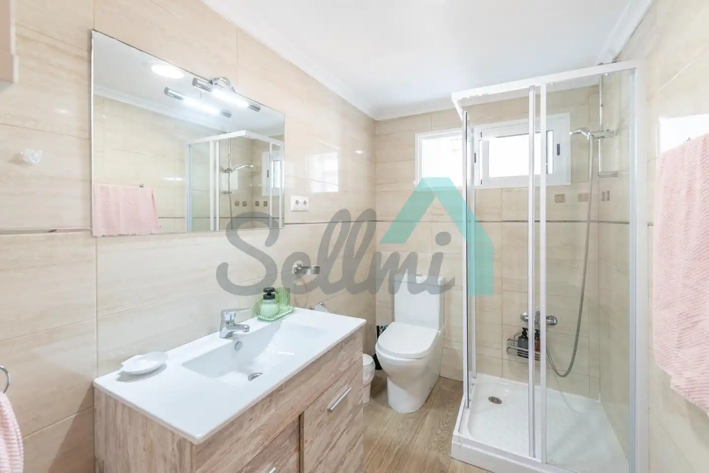 Badezimmer von Wohnung zur Miete in Oviedo  mit Heizung, Terrasse und Möbliert