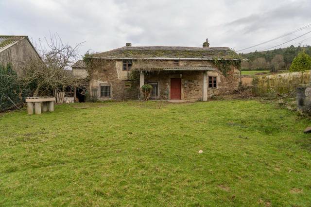 Casa-chalet en Venta en Lugar Ferreiros en Irixoa