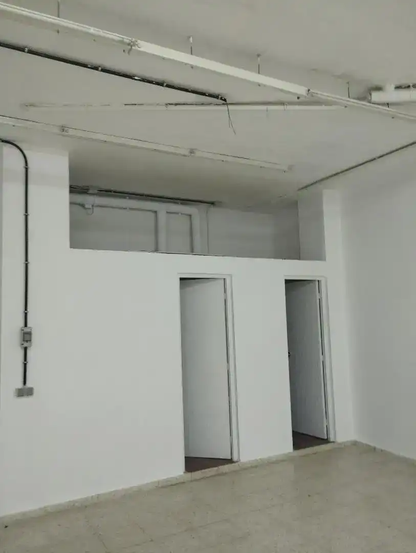 Commercial properties for rent in Gines  with Air Conditioner