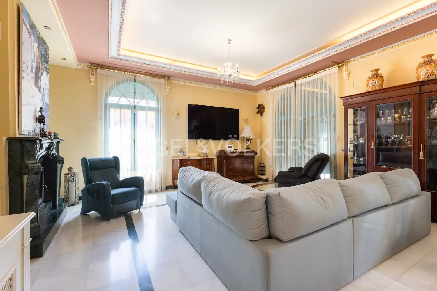 Sala d'estar de Finca rústica en venda en Viver amb Aire condicionat, Calefacció i Jardí privat