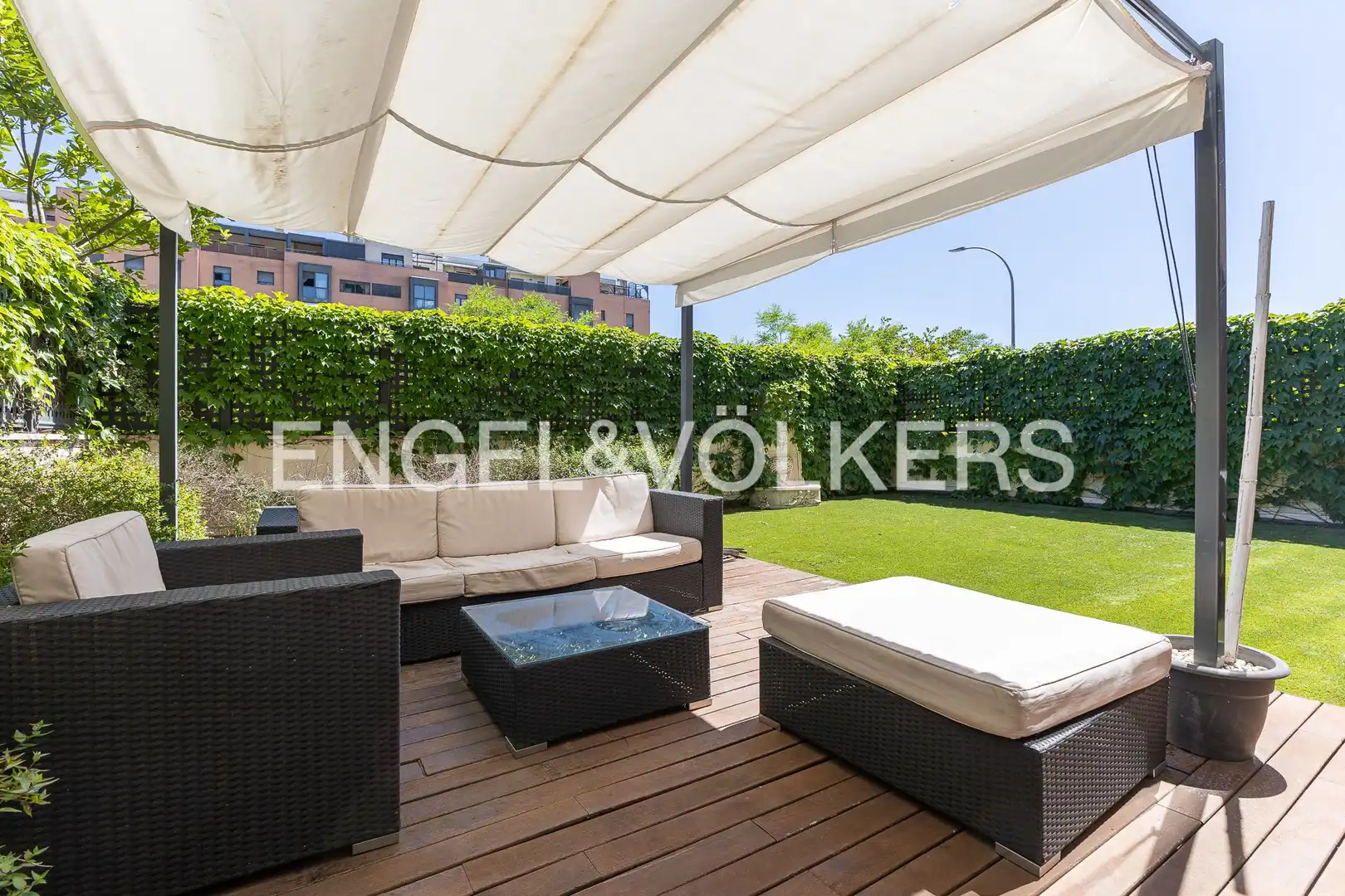 Terraza de Apartamento en venta en Madrid con Aire acondicionado, Calefacción y Jardín privado