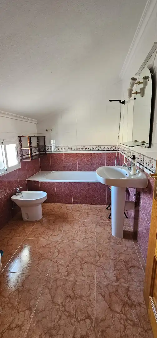 Baño de Casa adosada en venta en Pilar de la Horadada con Aire acondicionado, Calefacción y Jardín privado