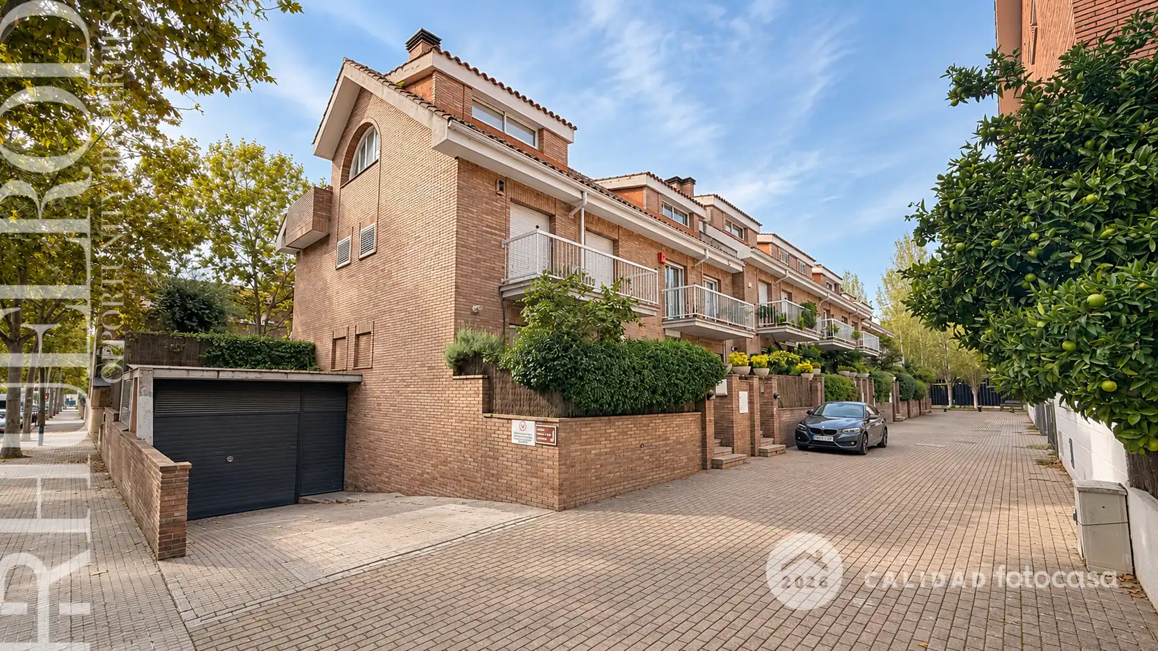 Vista exterior de Casa adosada en venta en Cerdanyola del Vallès con Aire acondicionado, Calefacción y Jardín privado