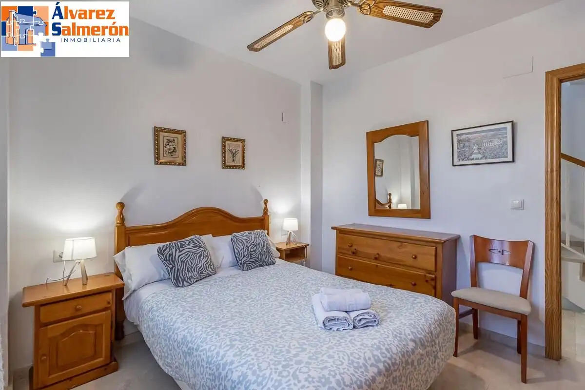 Habitación de Casa o chalet en venta en Huétor Vega con Terraza, Piscina y Balcón