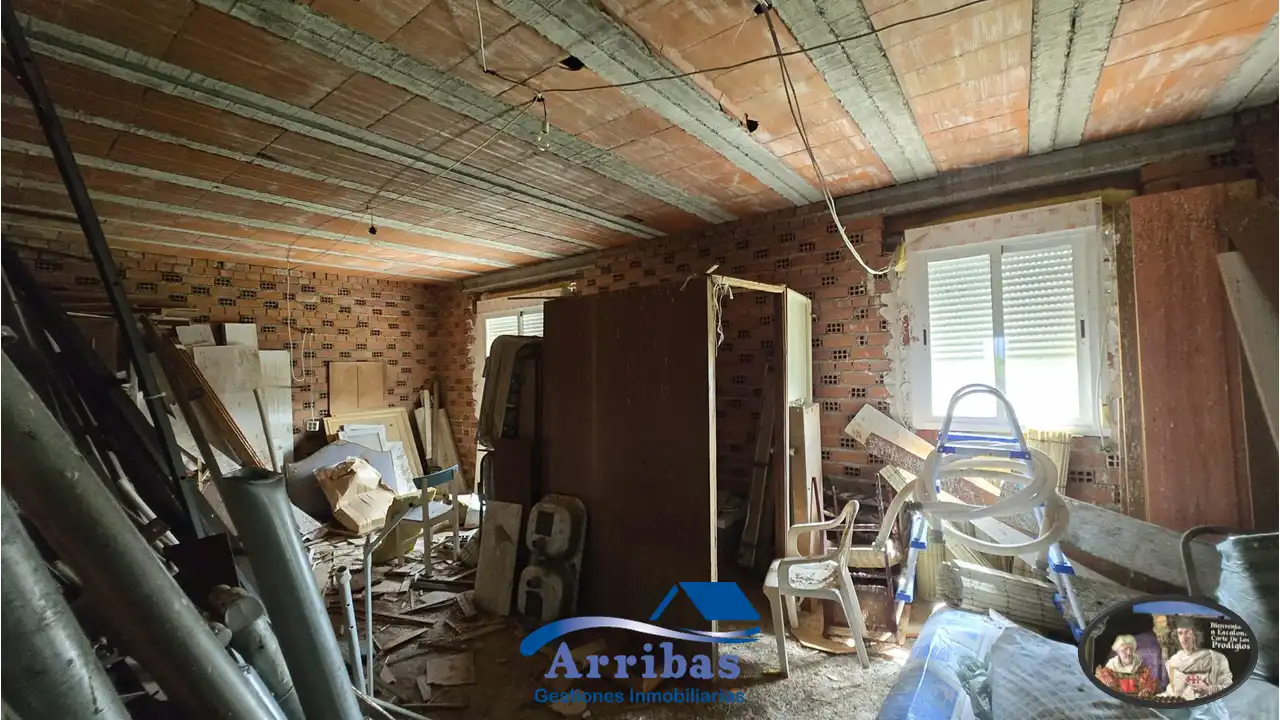 Houses for sale in Escalona  with Heating, Private garden and Terrace