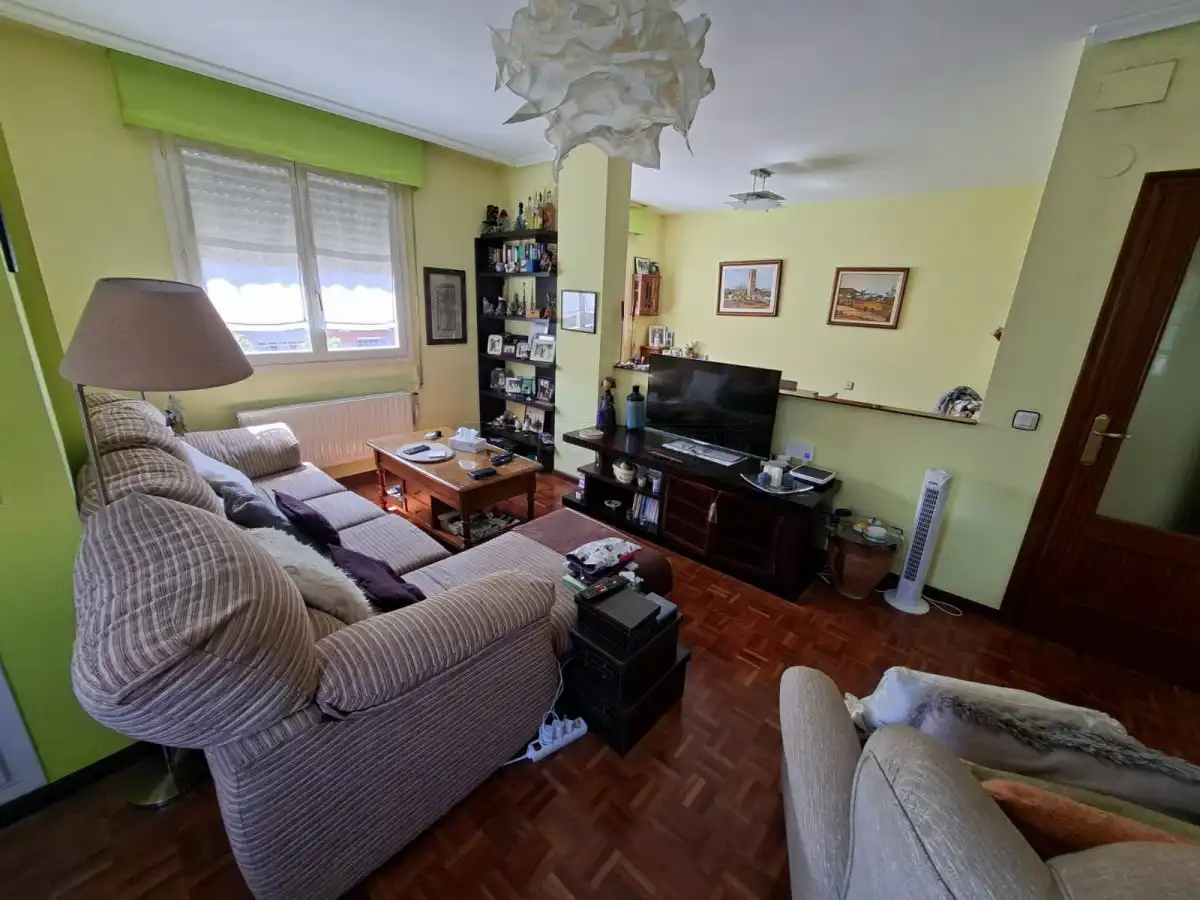Flat for sale in Voluntaria Entrega Kalea, Arriaga - Lakua